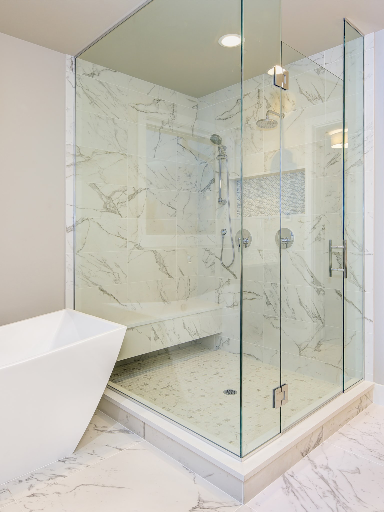 Main en-suite bathroom renovation in Toronto